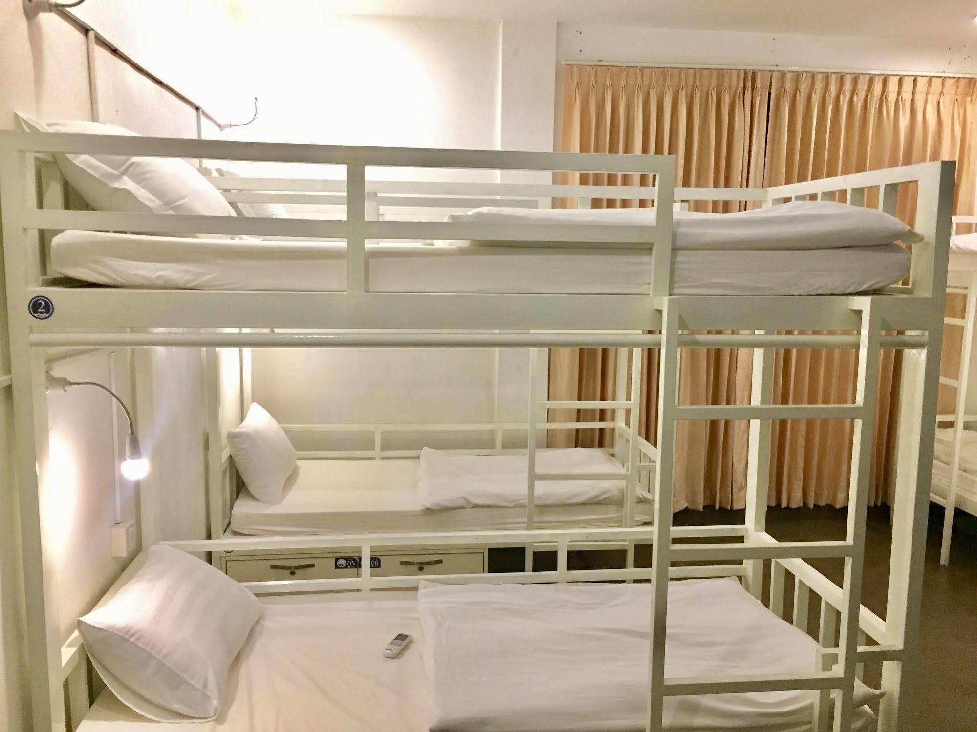 Aura Thematic Hostel Phnom Penh Exterior foto